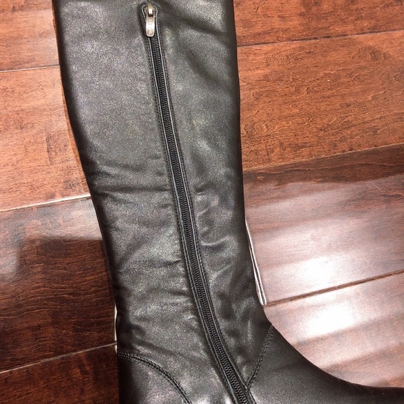 Over the knee boots - Picture 3 of 8